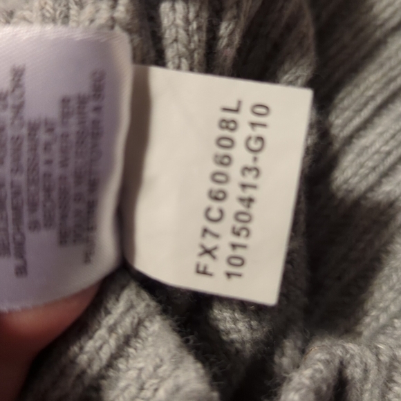 JONES New York Small Gray v-neck sweater ribbed sleeves waist faux pockets - Picture 12 of 12